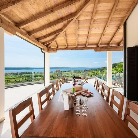 Lubey Zadarvillas 别墅 *