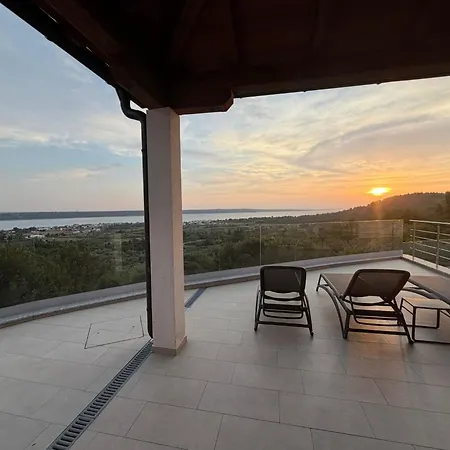 Lubey Zadarvillas
