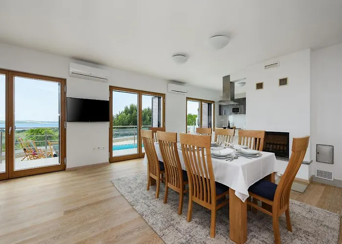 Lubey Zadarvillas Любач