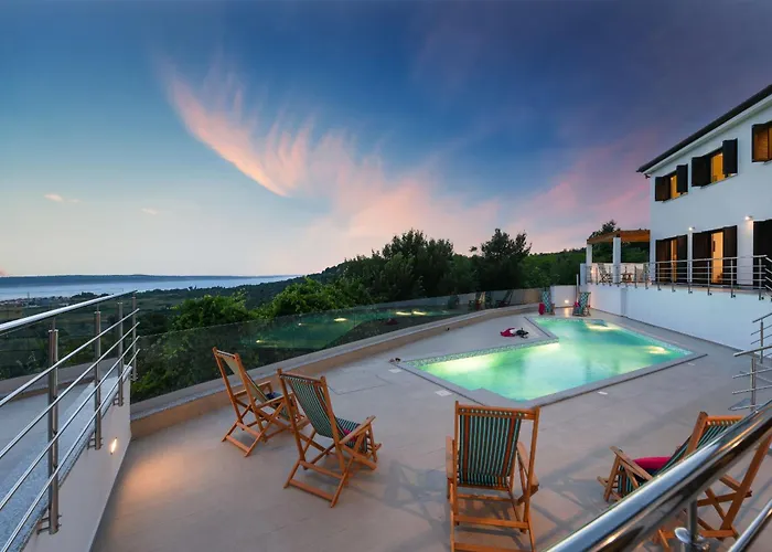 Lubey Zadarvillas Любач